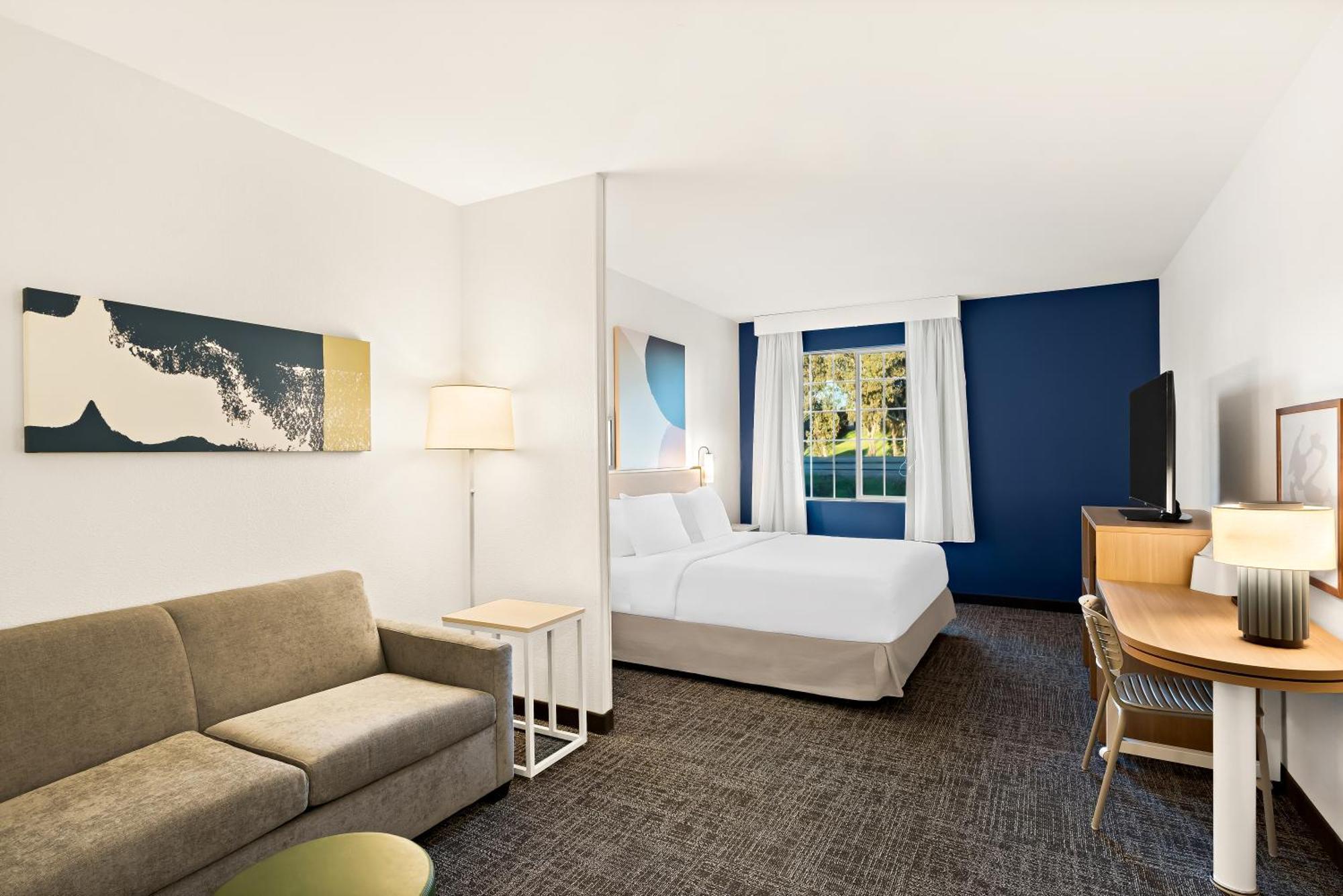 Spark By Hilton Williams Newly Opened 2025 Exterior foto