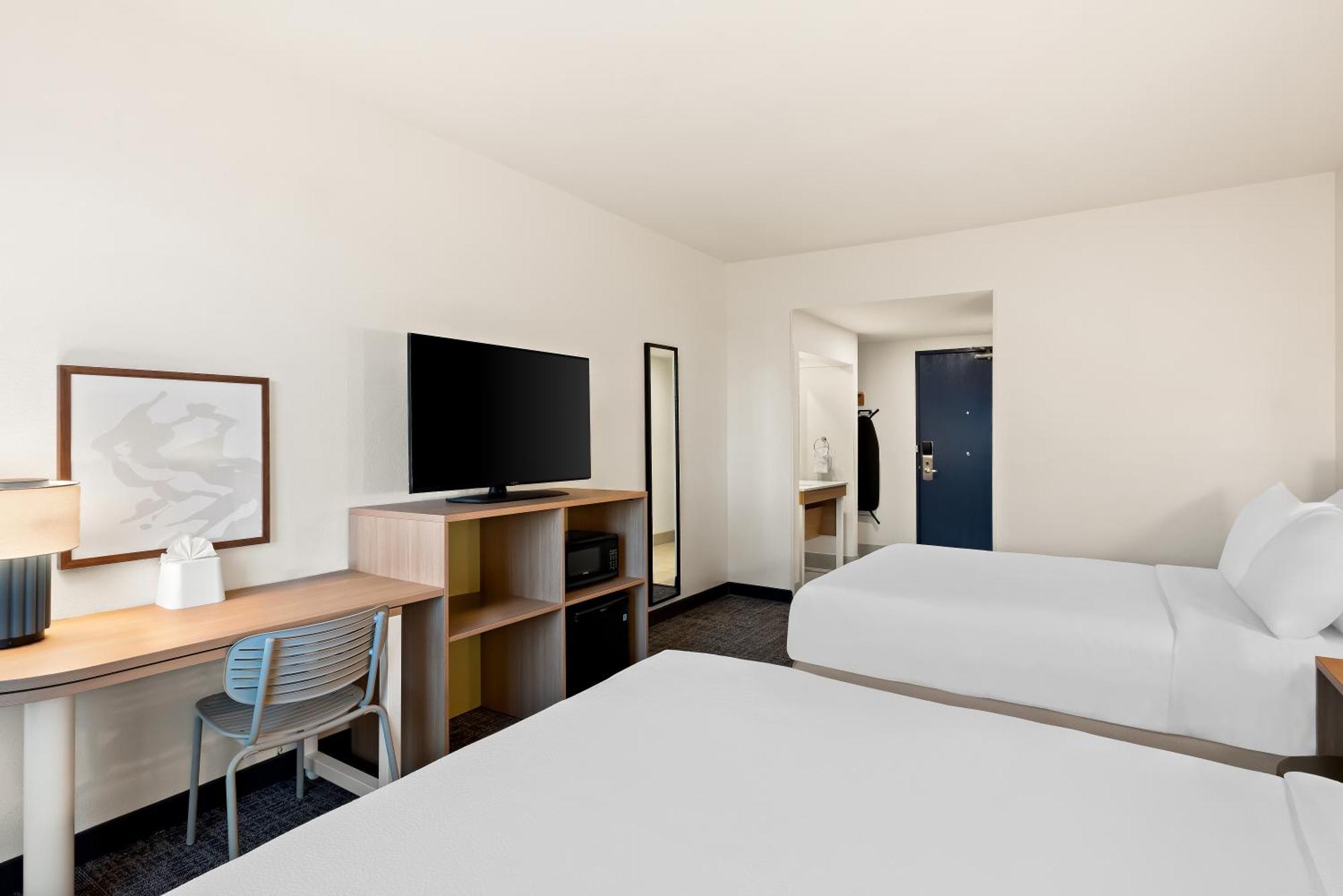 Spark By Hilton Williams Newly Opened 2025 Exterior foto