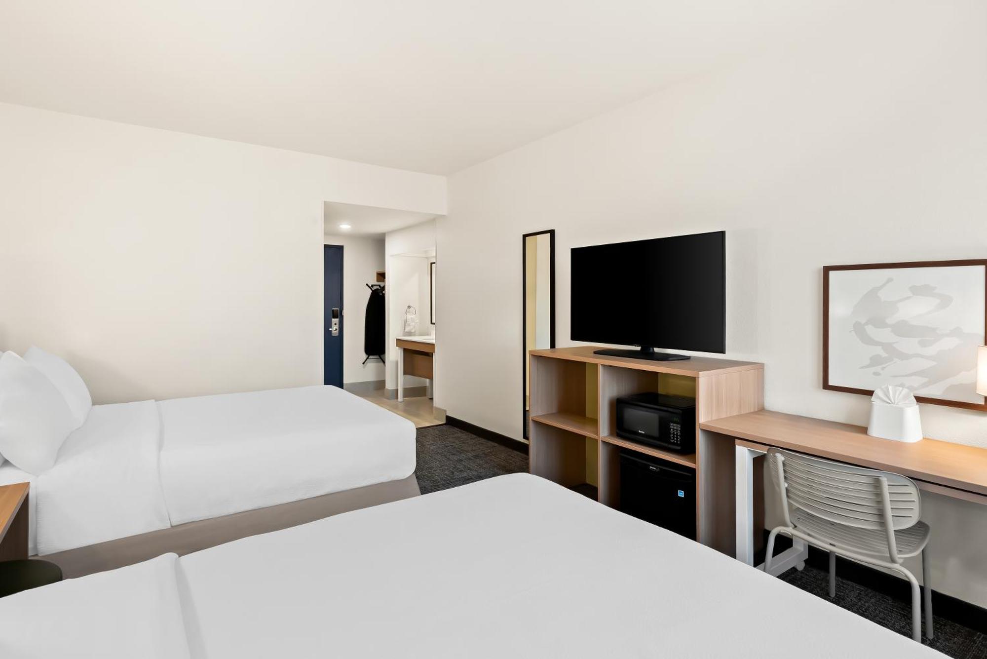 Spark By Hilton Williams Newly Opened 2025 Exterior foto