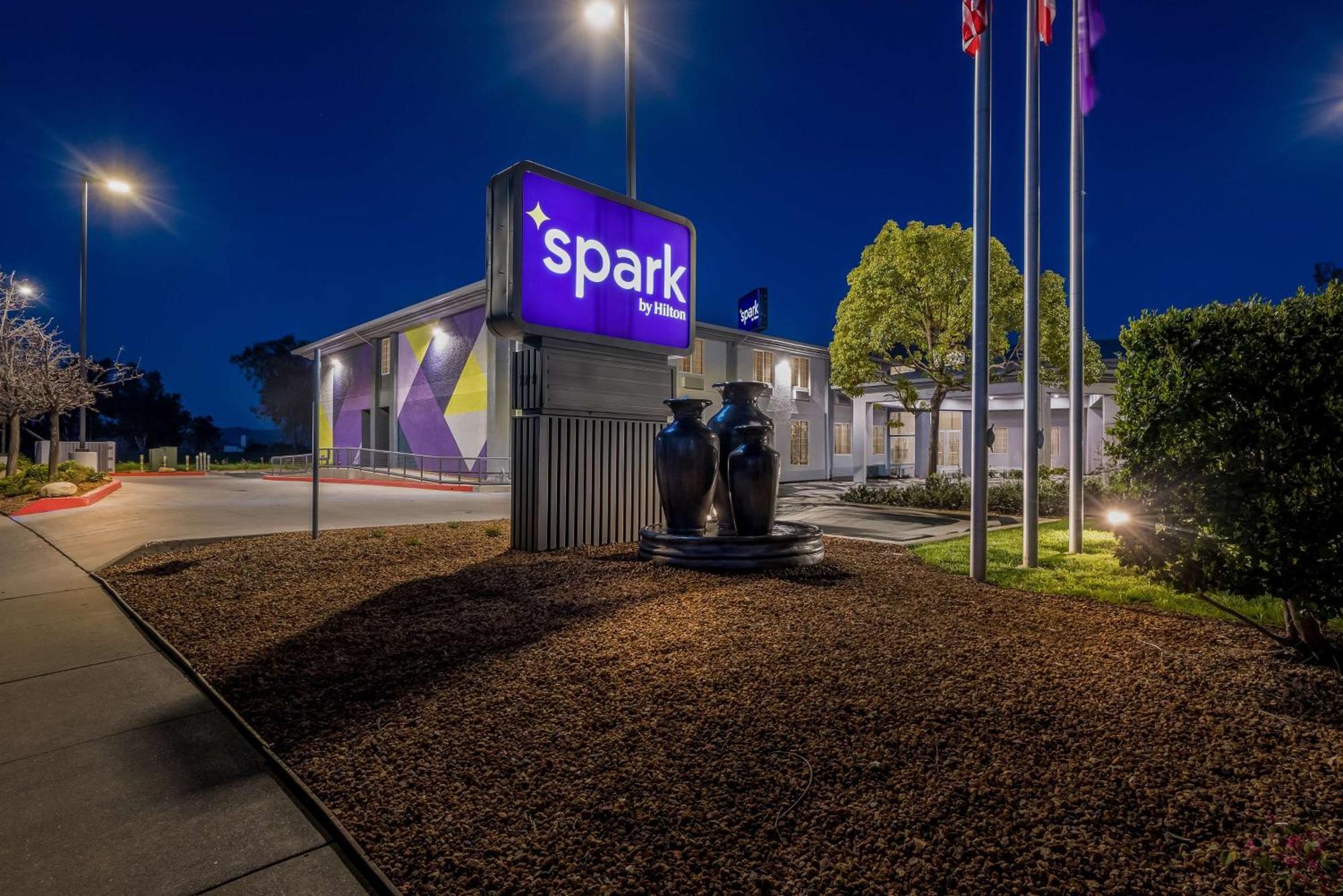 Spark By Hilton Williams Newly Opened 2025 Exterior foto